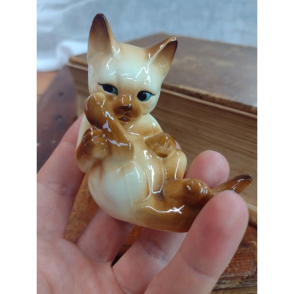 Small Cat Figurine,Tan 3" Glossy Finish,MCM Giftcraft Cat, Korea - Picture 2 of 5